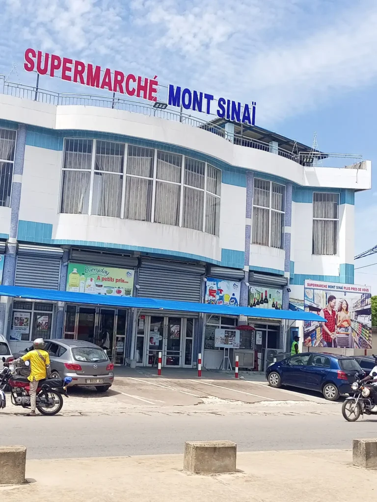Supermarché moderne avec nos produits